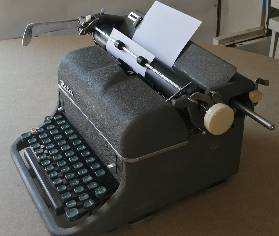 Zapujčení psací stroj do fotokoutku